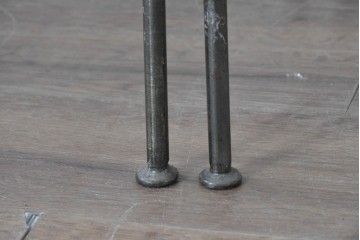 新古　展示品　美品　特注オーダー家具　スクエア格子デザインのアイアン製チェア5脚セット　(R-088093)