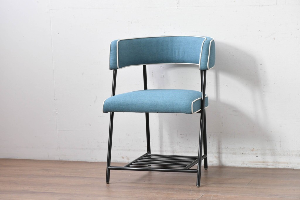 新古　展示品　美品　特注オーダー家具　The VintageHouse(ザ・ヴィンテージハウス)社製　ブルーファブリックのチェア　制作費約9万円　(R-088094)
