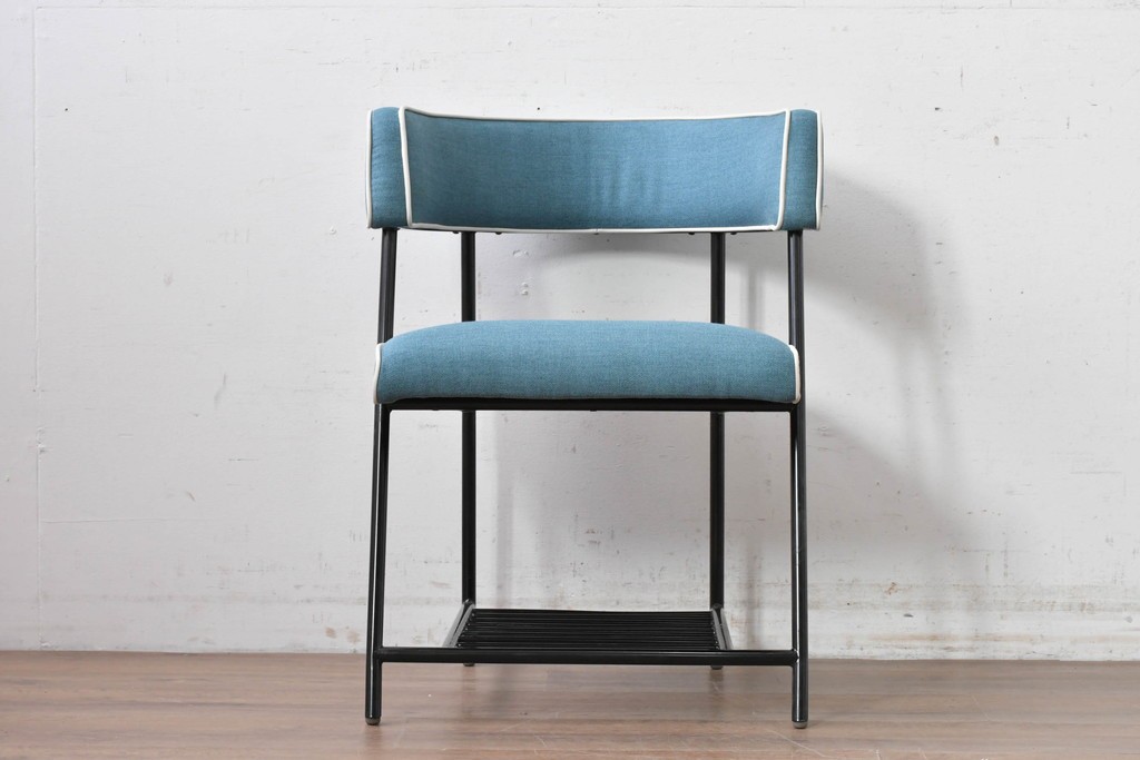 新古　展示品　美品　特注オーダー家具　The VintageHouse(ザ・ヴィンテージハウス)社製　ブルーファブリックのチェア　制作費約9万円　(R-088094)