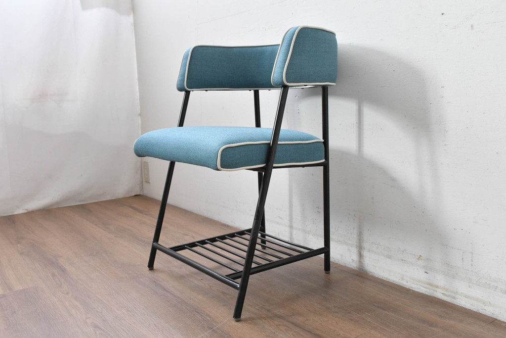 新古　展示品　美品　特注オーダー家具　The VintageHouse(ザ・ヴィンテージハウス)社製　ブルーファブリックのチェア　制作費約9万円　(R-088094)