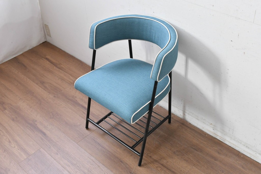 新古　展示品　美品　特注オーダー家具　The VintageHouse(ザ・ヴィンテージハウス)社製　ブルーファブリックのチェア　制作費約9万円　(R-088094)