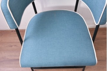 新古　展示品　美品　特注オーダー家具　The VintageHouse(ザ・ヴィンテージハウス)社製　ブルーファブリックのチェア　制作費約9万円　(R-088094)