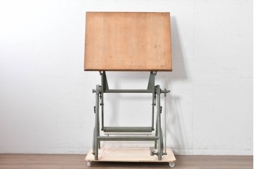 【簡易リペア限定品】　フランスヴィンテージ　Lucien Sautereau(リュシアン・ソートロー)デザイン　UNIC(ユニック)　インダストリアルな佇まいが魅力のチルトップ可動式製図台　(R-088100)