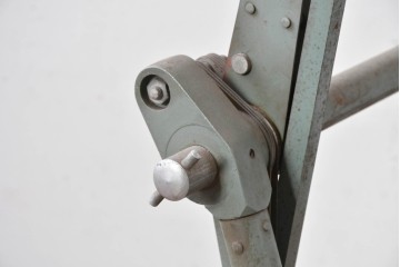 【簡易リペア限定品】　フランスヴィンテージ　Lucien Sautereau(リュシアン・ソートロー)デザイン　UNIC(ユニック)　インダストリアルな佇まいが魅力のチルトップ可動式製図台　(R-088100)