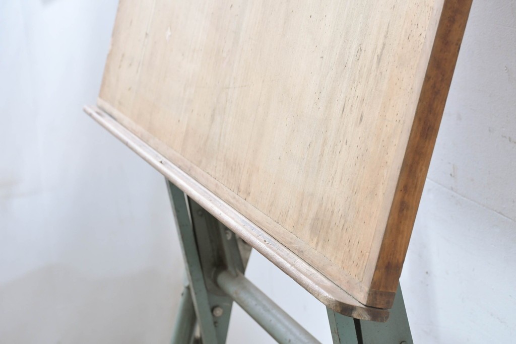 【簡易リペア限定品】　フランスヴィンテージ　Lucien Sautereau(リュシアン・ソートロー)デザイン　UNIC(ユニック)　インダストリアルな佇まいが魅力のチルトップ可動式製図台　(R-088100)