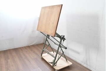 【簡易リペア限定品】　フランスヴィンテージ　Lucien Sautereau(リュシアン・ソートロー)デザイン　UNIC(ユニック)　インダストリアルな佇まいが魅力のチルトップ可動式製図台　(R-088100)