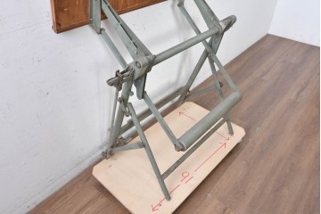 【簡易リペア限定品】　フランスヴィンテージ　Lucien Sautereau(リュシアン・ソートロー)デザイン　UNIC(ユニック)　インダストリアルな佇まいが魅力のチルトップ可動式製図台　(R-088100)