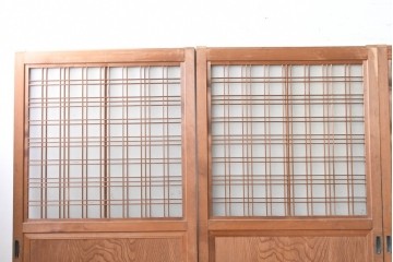 ヴィンテージ建具　昭和中期　上手物!!　腰板杉材一枚板　整然と並ぶ格子が上品なガラス戸4枚セット　(R-088102)