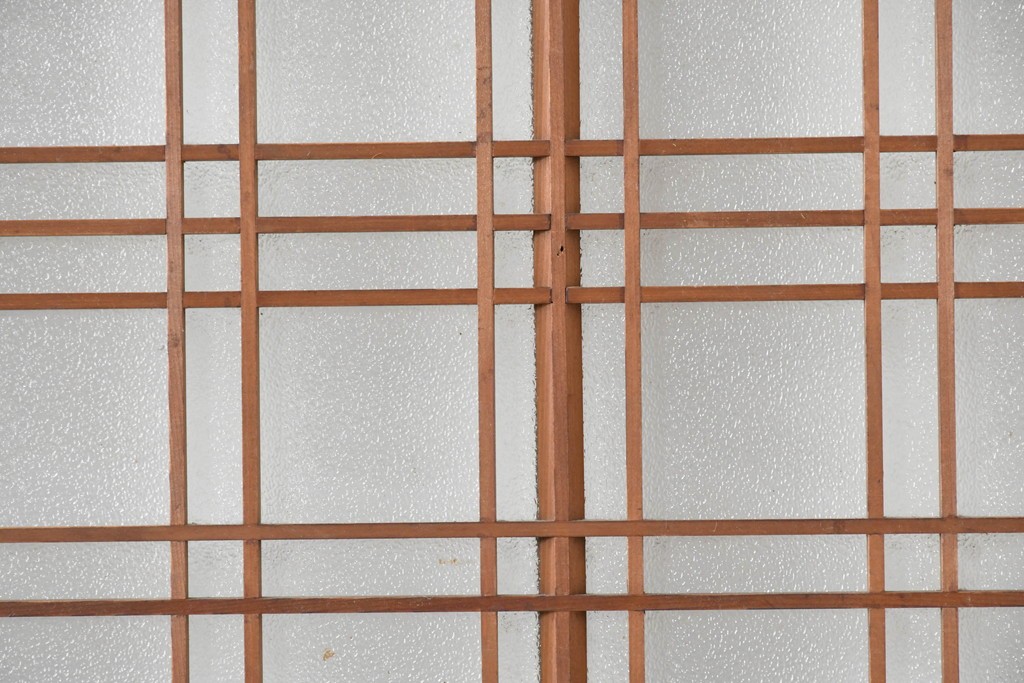 ヴィンテージ建具　昭和中期　上手物!!　腰板杉材一枚板　整然と並ぶ格子が上品なガラス戸4枚セット　(R-088102)
