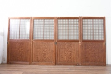 ヴィンテージ建具　昭和中期　上手物!!　腰板杉材一枚板　整然と並ぶ格子が上品なガラス戸4枚セット　(R-088102)