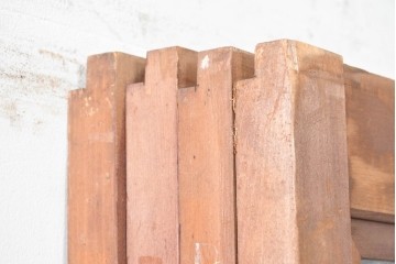 ヴィンテージ建具　昭和中期　上手物!!　腰板杉材一枚板　整然と並ぶ格子が上品なガラス戸4枚セット　(R-088102)