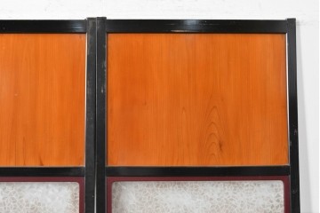 アンティーク建具　昭和初期　シックな黒縁と赤みを帯びた木肌が印象的なガラス帯戸3枚セット　(R-088103)