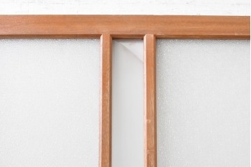 ヴィンテージ建具　昭和中期　温もりある木味が楽しめるガラス戸2枚セット　(R-088109)