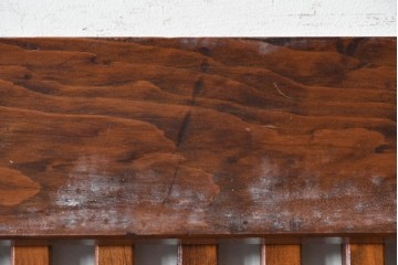 和製ヴィンテージ　自然木飾り付きの和風格子装飾パネル　(R-088110)