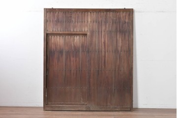 アンティーク建具　大正期　鋲打ちの意匠が趣深いくぐり戸1枚　(R-088111)