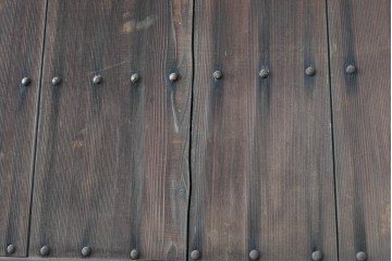 アンティーク建具　大正期　鋲打ちの意匠が趣深いくぐり戸1枚　(R-088111)