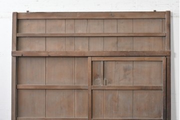 アンティーク建具　大正期　鋲打ちの意匠が趣深いくぐり戸1枚　(R-088111)