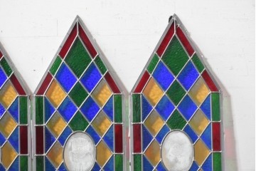 中古建具　職人手作り　鮮やかな色ガラスが美しい!　ハンドメイドのステンドグラス窓4枚セット　(R-088117)