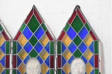 中古建具　職人手作り　鮮やかな色ガラスが美しい!　ハンドメイドのステンドグラス窓4枚セット　(R-088117)
