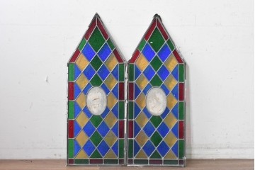 中古建具　職人手作り　鮮やかな色ガラスが美しい!　ハンドメイドのステンドグラス窓2枚セット　(R-088118)