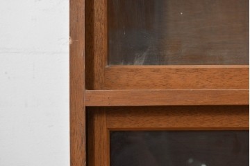 和製ヴィンテージ　木味豊かなシンプルデザインのガラス戸棚　(R-088124)