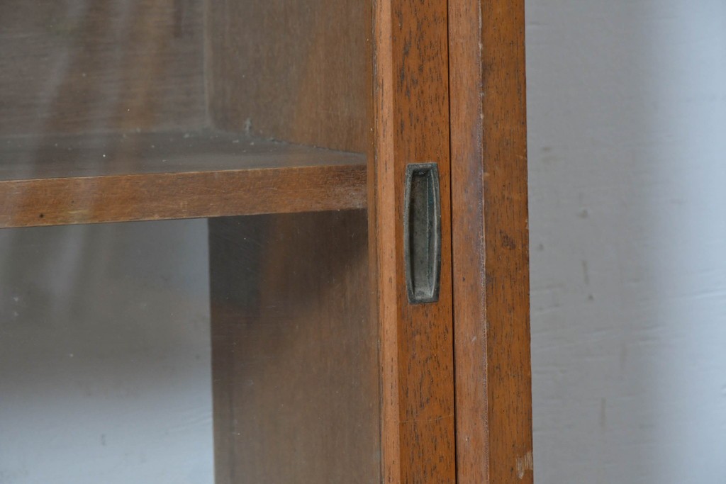 和製ヴィンテージ　木味豊かなシンプルデザインのガラス戸棚　(R-088124)