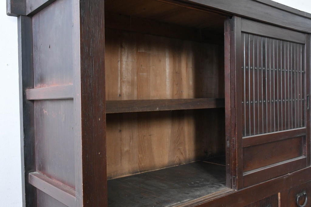 和製アンティーク　明治期　格子戸の意匠が趣深い四尺水屋箪笥　(R-088125)
