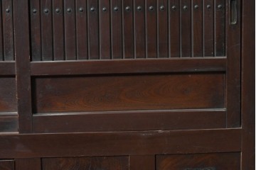 和製アンティーク　明治期　格子戸の意匠が趣深い四尺水屋箪笥サイドボード　(R-088126)
