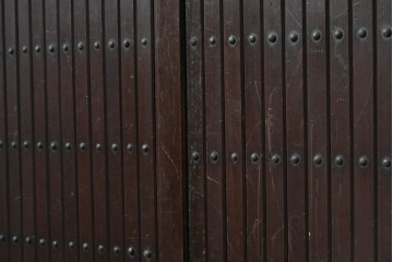 和製アンティーク　明治期　低めの構えに格子戸が映える四尺水屋箪笥サイドボード　(R-088127)