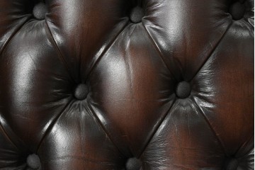 【簡易リペア限定品】　イギリスアンティーク　チェスターフィールドウィングバックチェア　※傷み有り　(R-088130)