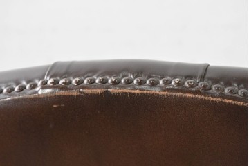 【簡易リペア限定品】　イギリスアンティーク　チェスターフィールドウィングバックチェア　※傷み有り　(R-088130)