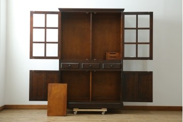 中古　北海道民芸家具　和洋どちらの空間にも取り入れやすいキャビネット　(R-088131)