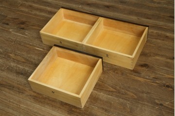中古　北海道民芸家具　和洋どちらの空間にも取り入れやすいキャビネット　(R-088131)