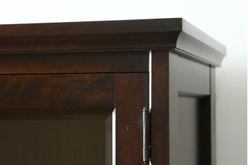 中古　北海道民芸家具　和洋どちらの空間にも取り入れやすいキャビネット　(R-088131)