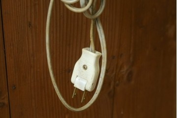 和製アンティーク　大正ロマン　薄型で取り入れやすいレトロな戸棚　(R-088134)