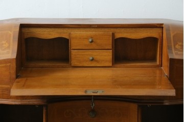 中古　イタリア　高級輸入家具　象嵌入り　曲線美が優雅なライティングビューロー　(R-088137)