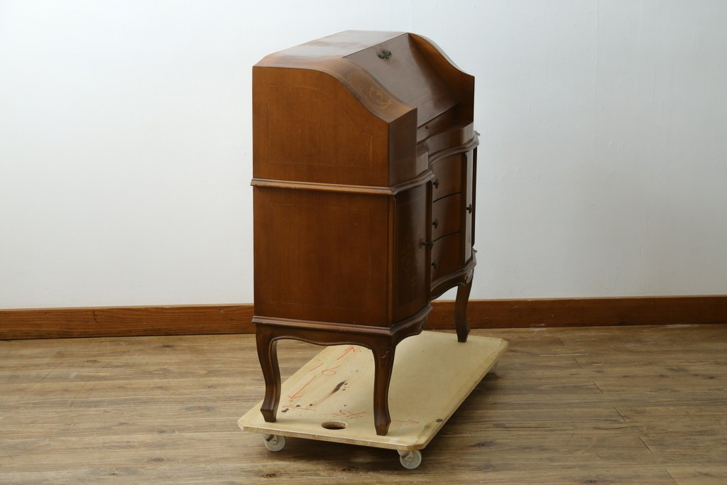 中古　イタリア　高級輸入家具　象嵌入り　曲線美が優雅なライティングビューロー　(R-088137)