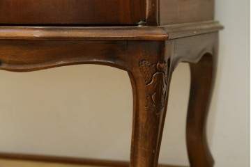 中古　イタリア　高級輸入家具　象嵌入り　曲線美が優雅なライティングビューロー　(R-088137)
