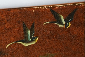 アジアンヴィンテージ　シノワズリ様式　花鳥図が華やかなオリエンタルデザインのサイドボード　(R-088140)