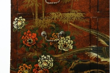 アジアンヴィンテージ　シノワズリ様式　花鳥図が華やかなオリエンタルデザインのサイドボード　(R-088140)