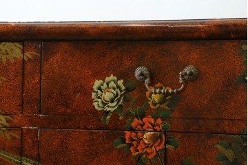 アジアンヴィンテージ　シノワズリ様式　花鳥図が華やかなオリエンタルデザインのサイドボード　(R-088140)