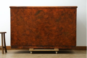 アジアンヴィンテージ　シノワズリ様式　花鳥図が華やかなオリエンタルデザインのサイドボード　(R-088140)