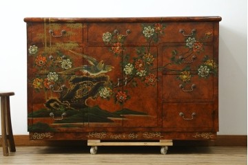アジアンヴィンテージ　シノワズリ様式　花鳥図が華やかなオリエンタルデザインのサイドボード　(R-088140)