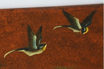 アジアンヴィンテージ　シノワズリ様式　花鳥図が華やかなオリエンタルデザインのサイドボード　(R-088140)