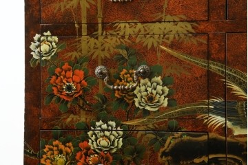 アジアンヴィンテージ　シノワズリ様式　花鳥図が華やかなオリエンタルデザインのサイドボード　(R-088140)