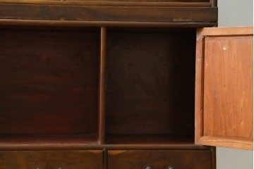 和製ヴィンテージ　前面(桑材)　梅にウグイスの彫刻と螺鈿細工が上品な茶箪笥　(R-088144)