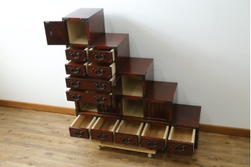中古　美品　岩谷堂箪笥　伝統美と収納力を兼ね備えた階段箪笥　(R-088145)