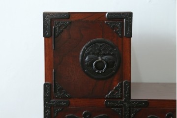 中古　美品　岩谷堂箪笥　伝統美と収納力を兼ね備えた階段箪笥　(R-088145)