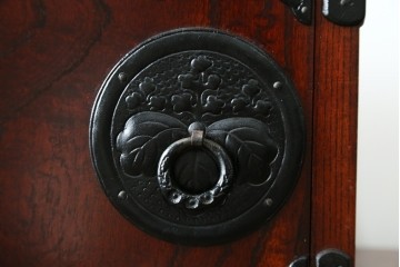 中古　美品　岩谷堂箪笥　伝統美と収納力を兼ね備えた階段箪笥　(R-088145)