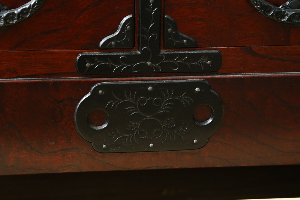中古　美品　岩谷堂箪笥　伝統美と収納力を兼ね備えた階段箪笥　(R-088145)